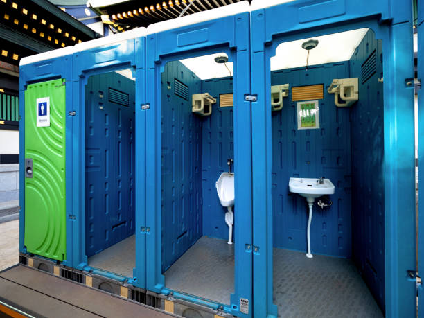 Portable Toilet Options We Offer in Cloverdale, CA